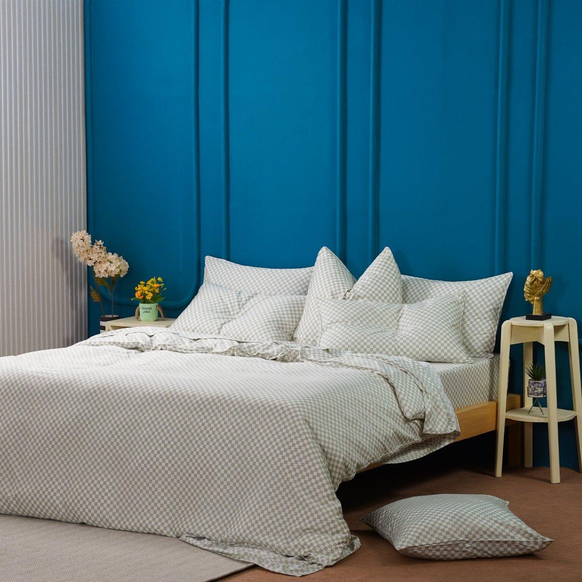 Check Pattern Bedding How to Style Checkerboard Bedding – SHEET STORY