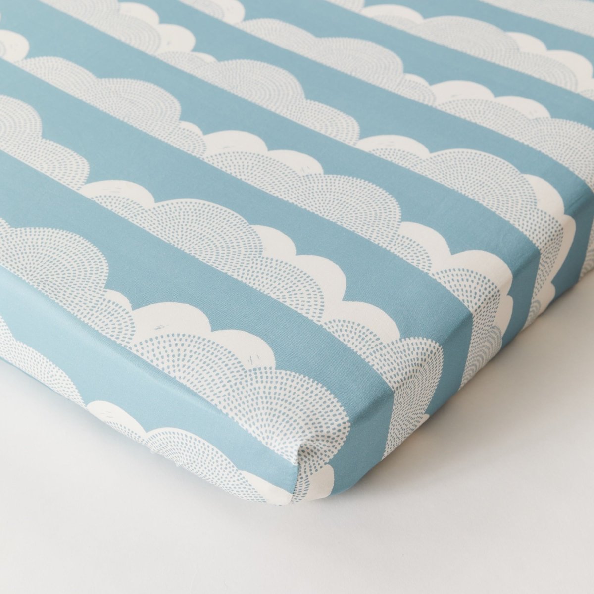 Rolling Cloud Organic Cotton Fitted Sheet - SHEET STORY - 7